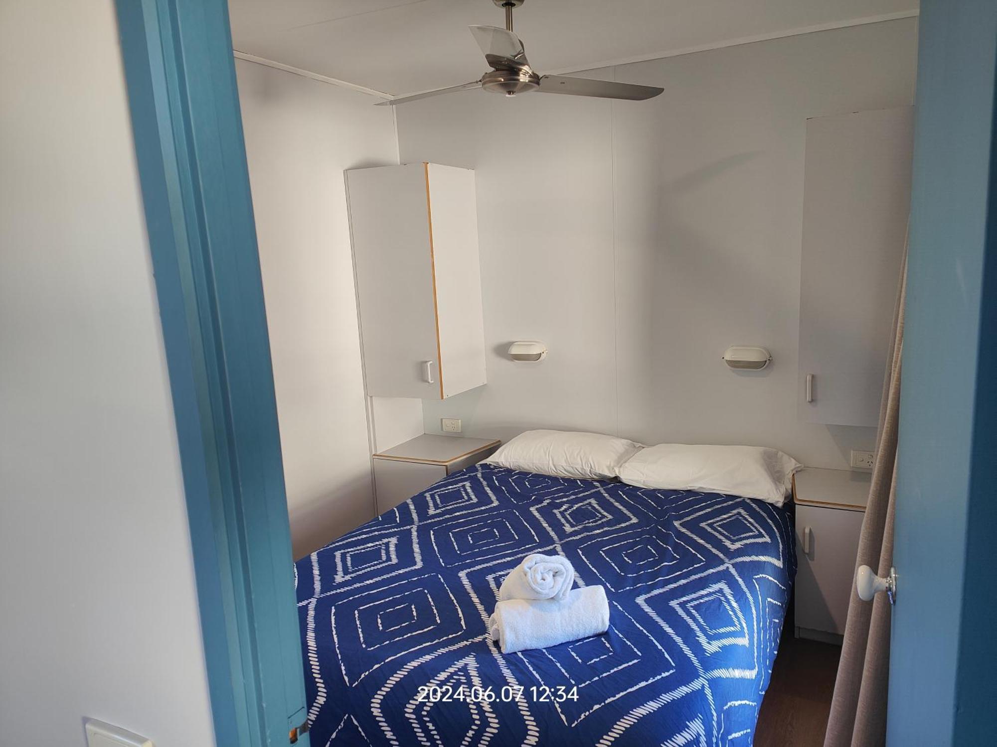 Wagga Wagga Tourist Park Hotel Room photo